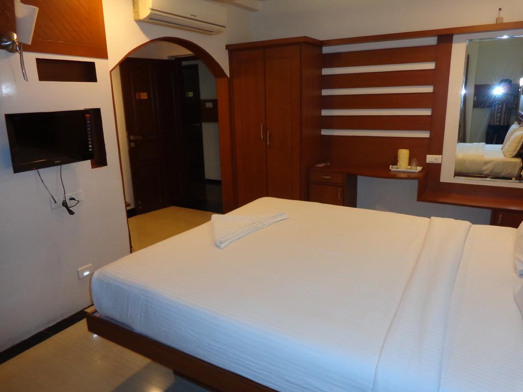 Sanu International Hotel Nāmakkal Quarto foto