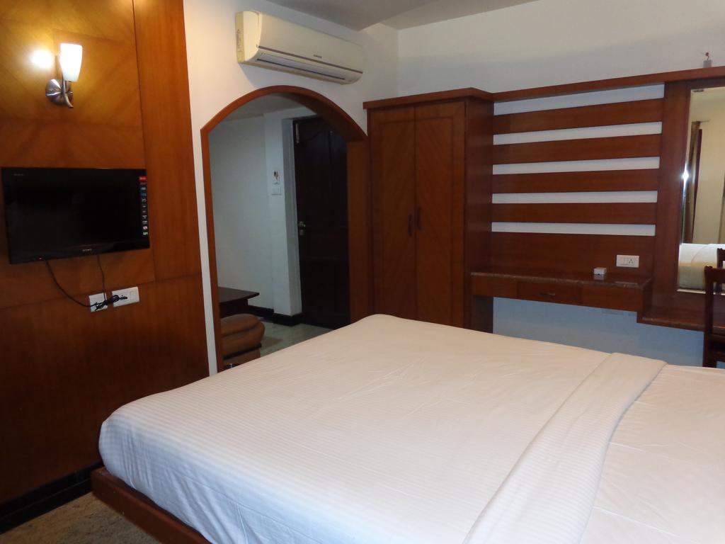 Sanu International Hotel Nāmakkal Exterior foto
